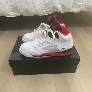 Air Jordan 5 Retro “Fire Red Black Tongue” Grade School Size 7